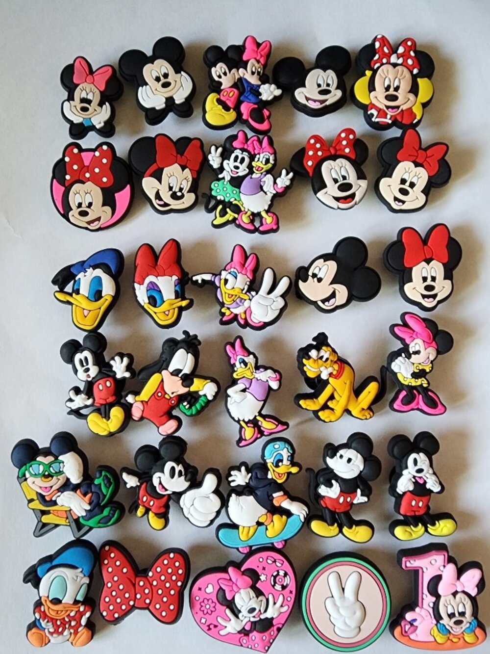 Croc Charms 1 Lot of (30) pcs - Disney